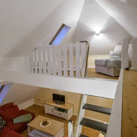 Сasa de vacaciones In With Balcony